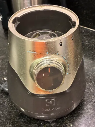 Liquidificador Eletrolux Super Potente copo de vidro
