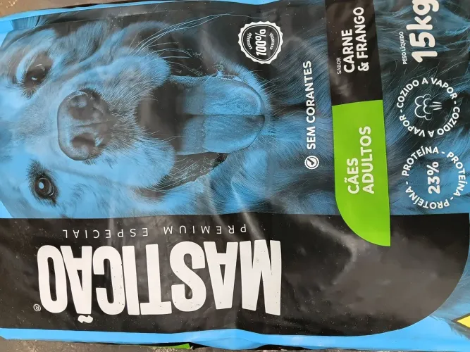  Ração masticão premium especial sabor carne e frango, sem corantes<br>Adultos