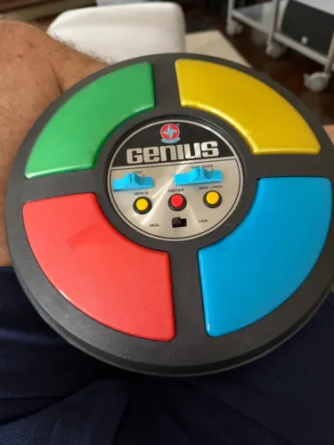 Genius Estrela Antigo - Jogo Eletrônico de Memória