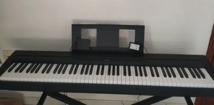 Piano digital Yamaha p45