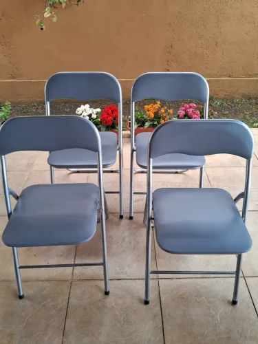 4 cadeiras em estado de nova