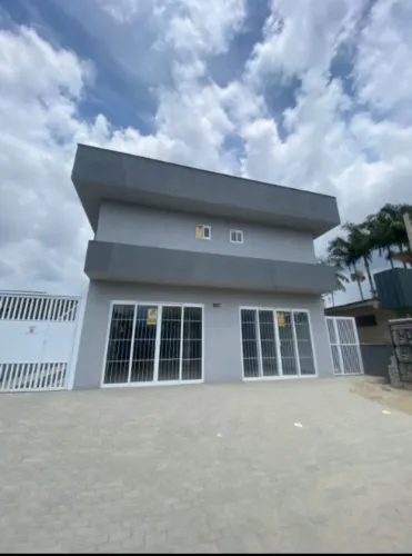 Sala comercial para locação no bairro Aventureiro