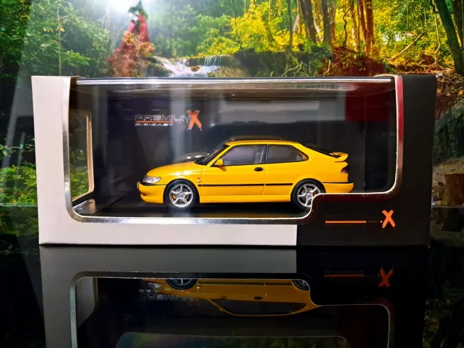 Miniatura SAAB 9-3 Viggen Turbo PremiumX 1:43, rara. impecável, sem detalhes.
