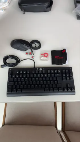 Mouse e teclado gamer g403 hero Logitech Redragon