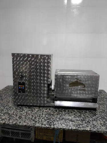 Máquina de Fazer Casadinho e Bolinha Salgada em Inox