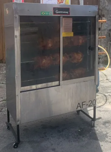 Máquina de frango assado
