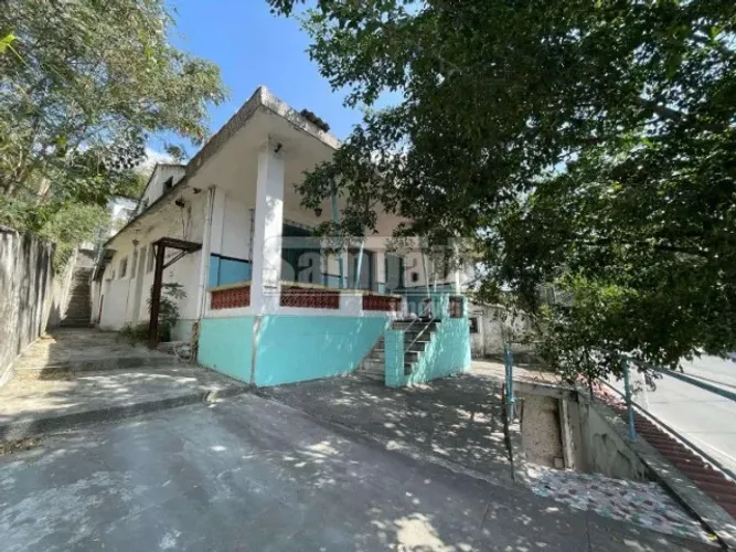 ALUGO CASA CENTRO DE COMPO GRANDE RJ COM DOIS QUARTOS E PROXIMO A ESTAÇÃO E COMERCIOS