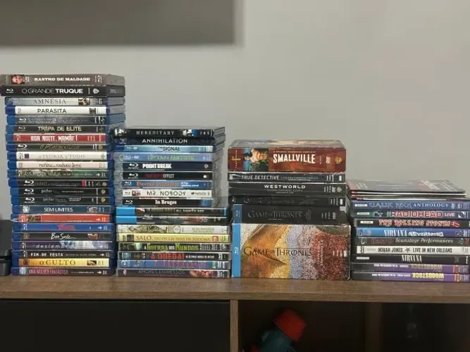 Filmes/Séries em DVD e Blu-Ray