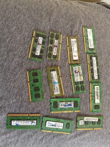 13 memória ram , 4gb, 2gb, 1gb vendo todas juntas