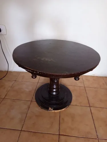 MESA BAIXINHA MARROM POR 130,00 APENAS DINHEIRO OU PIX