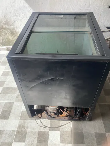 Freezer tampa vidro sem gás Betim