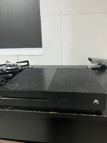 Xbox one s 1tb com defeito para peças