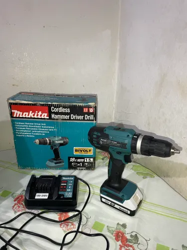 Furadeira Parafusadeira De Impacto 18v 1.5Ah Hp488dw Makita 110V/220V Azul-turquesa