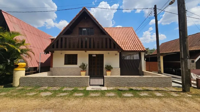 VENDO LINDO CHALÉ PRÓXIMO A BRAGANÇA PAULISTA SP