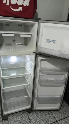 Geladeira Eletrolux 400L Inox