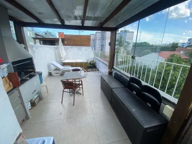 Cobertura de 2 quartos com 1 vaga à venda no bairro Cristal em Porto Alegre