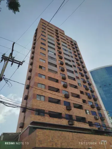 IMOBILIARIA IGUATU TRÁS UM APARTAMENTO NO BAIRRO MEIRELES