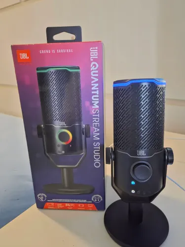 JBL, Microfone Com Fio, Quantum Stream Studio, Luzes RGB, USB - Preto