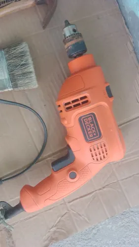 Furadeira Black Decker Seminova