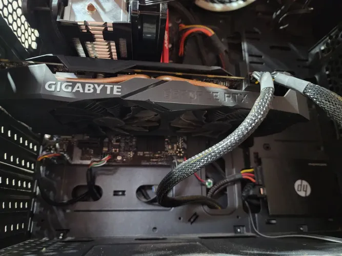 RTX 2060 SUPER 8GB VRAM GIGABYTE