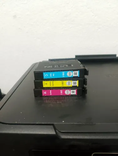 Impressora Multifuncional Epson XP-231 + 3 Cartuchos
