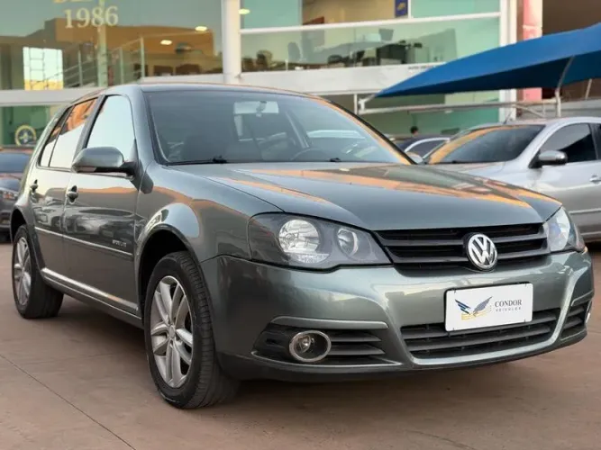 Volkswagen Golf Sportline 2.0 MI Total F. 8V Tip. 2012