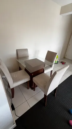 Mesa 4 cadeiras