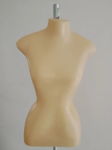 Manequim feminino
