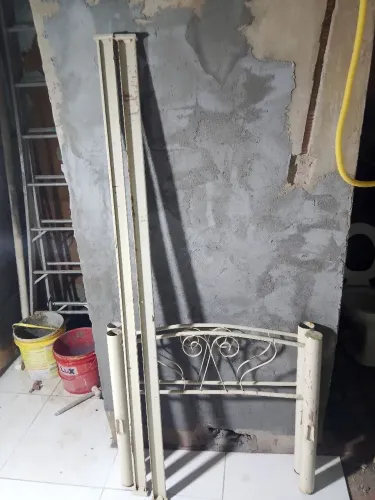Cama de solteiro de ferro no precinho 