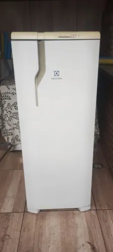 Geladeira semi nova