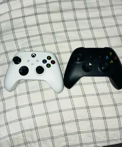 2 CONTROLES XBOX SÉRIES S/X