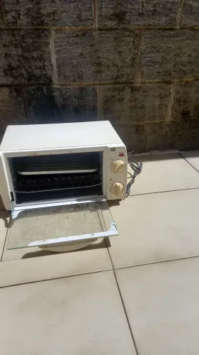 Vendo forninho elétrico 6 litros 
