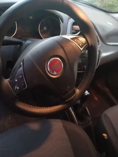 Fiat Punto Essence 1.6 Flex 16V 5P 2013