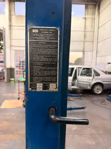 Elevador automotivo
