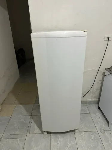 Geladeira cônsul gelando muito
