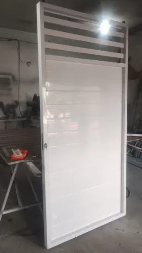 Portão alumínio branco