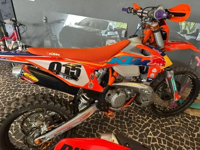 Ktm 300 exc 2023 - Apenas 15 horas de uso