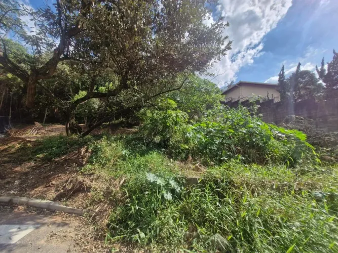 FAZENDINHA - TERRENO DE 1012 M2 - EM BOLSÃO RESIDENCIAL, NA GRANJA VIANA.