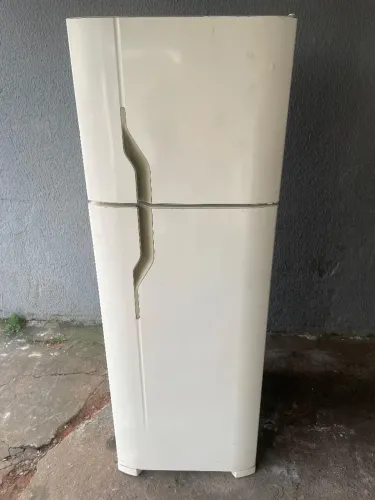 Vende-se Eletrolux Gelo Seco Funcionando perfeitamente, Entregamos ,Zap: *