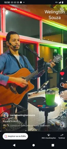 Música ao vivo ( *)
