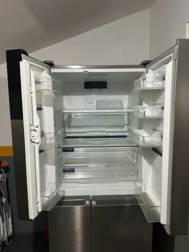 Linda geladeira com pouco uso