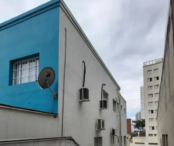 Casa comercial ou Residencial na Vila Gumercindo com clinica montada para trabalhar