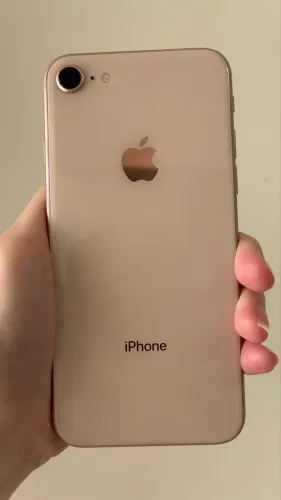 iPhone 8  Gold - 64GB.