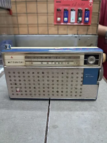 Rádio analógico Mitsubishi