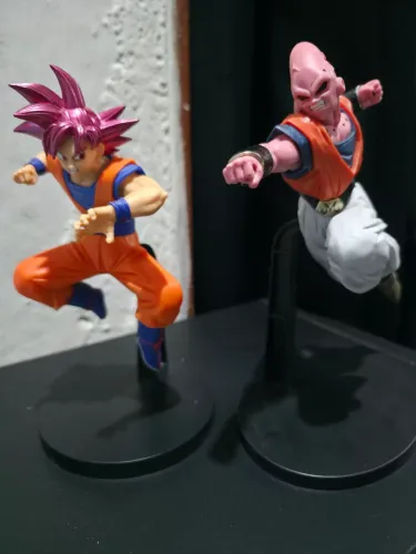 ? Desapego: Action Figures Dragon Ball - Goku Super Saiyajin Deus & Super Boo ?