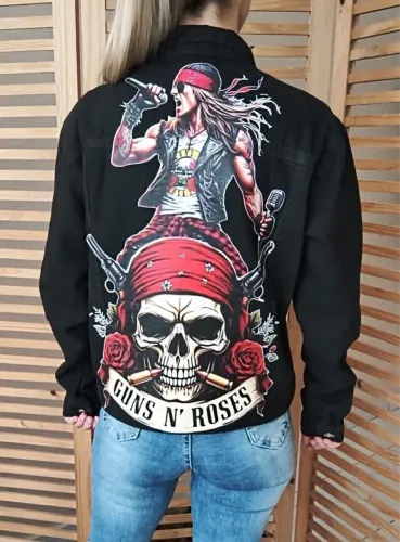 Jaqueta jeans preta customizada Guns N' Roses tamanho G
