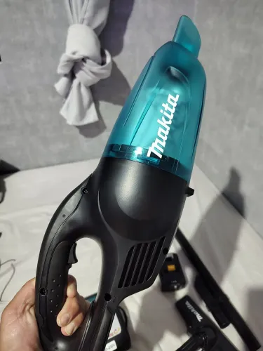Aspirador de pó sem fio Makita