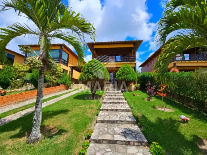 Casa de condomínio com 4 suítes à venda em Gravatá/PE!