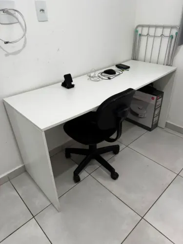 Escrivaninha + cadeira de escritório