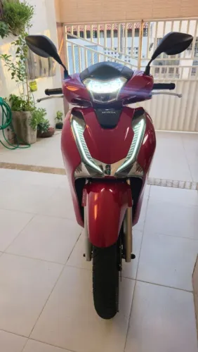 Honda SH 150i - Sua rotina com muito mais estilo.